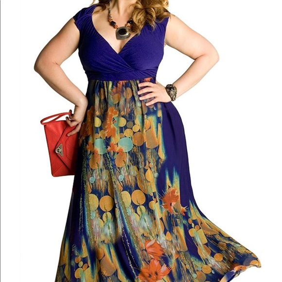 Dresses & Skirts - Igigi Valencia in cap sleeve